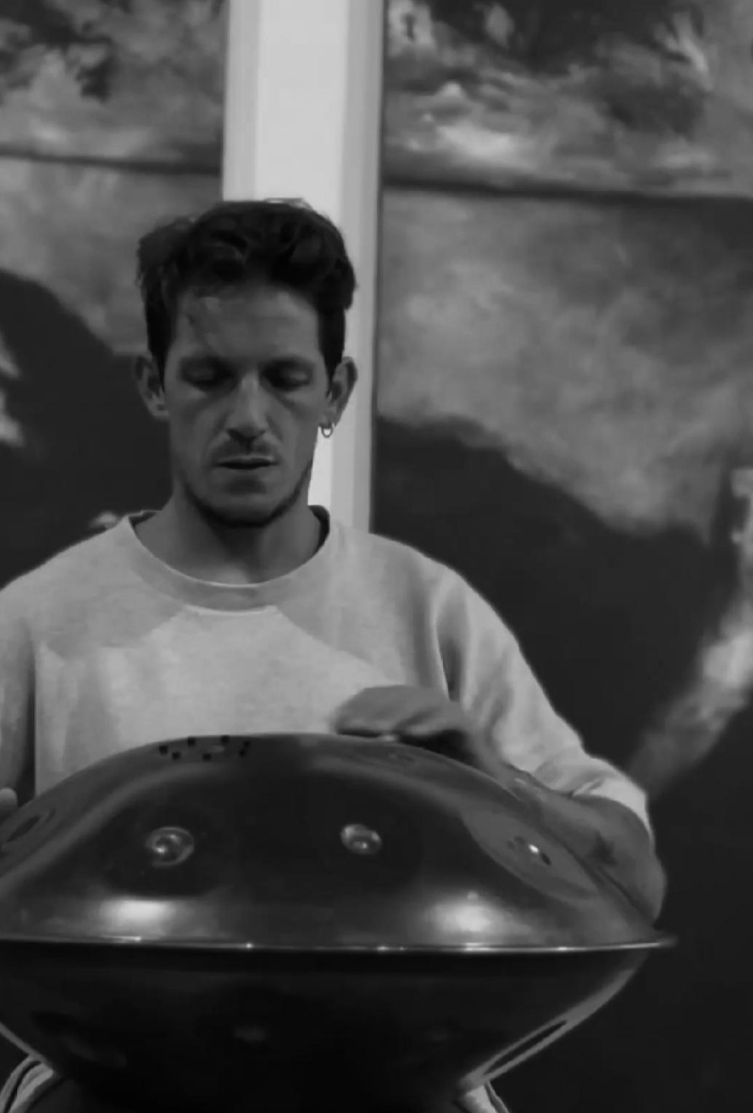 Ivan, musicien au handpan